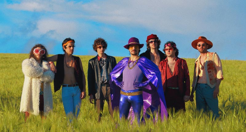 funky Bus, la nueva canción de Naked Family