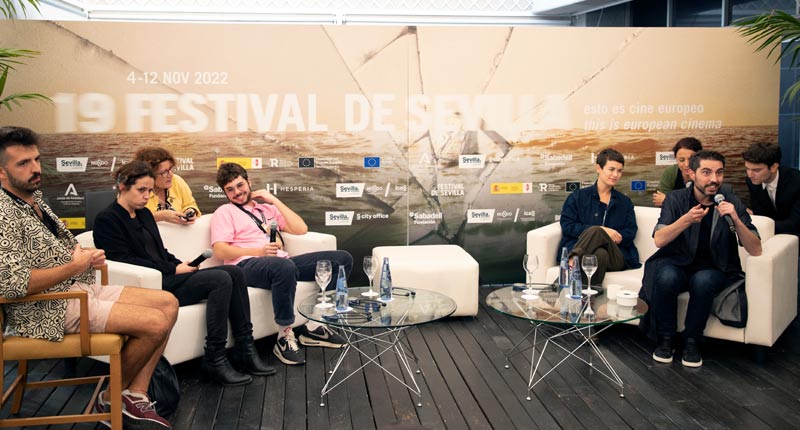 Los cineastas Georgia Oakley, Martin Jauvat y Emily Barbelin reflexionan en Sevilla sobre temas sociales 