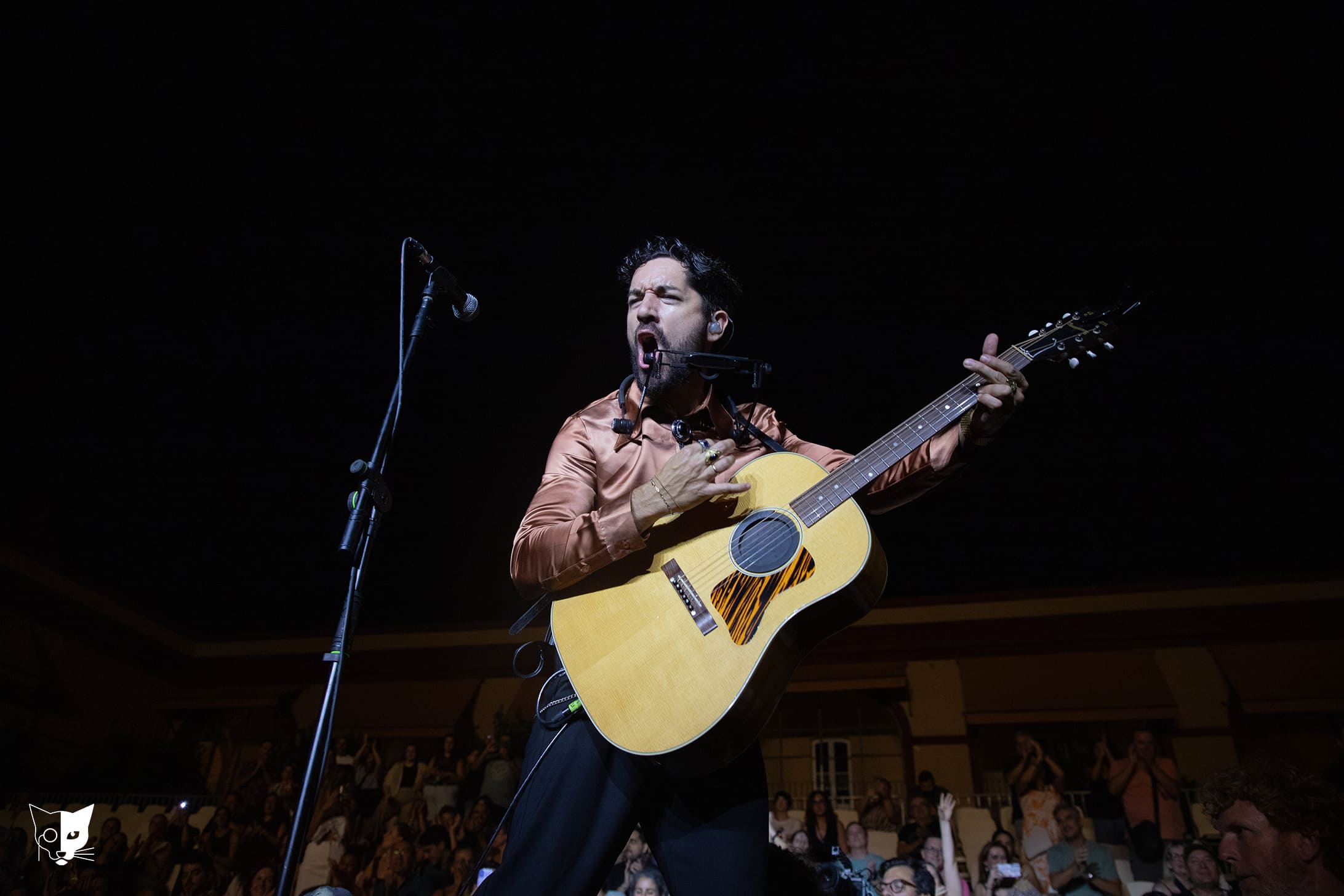 Siloé pregunta en Sevilla dónde está la niebla
