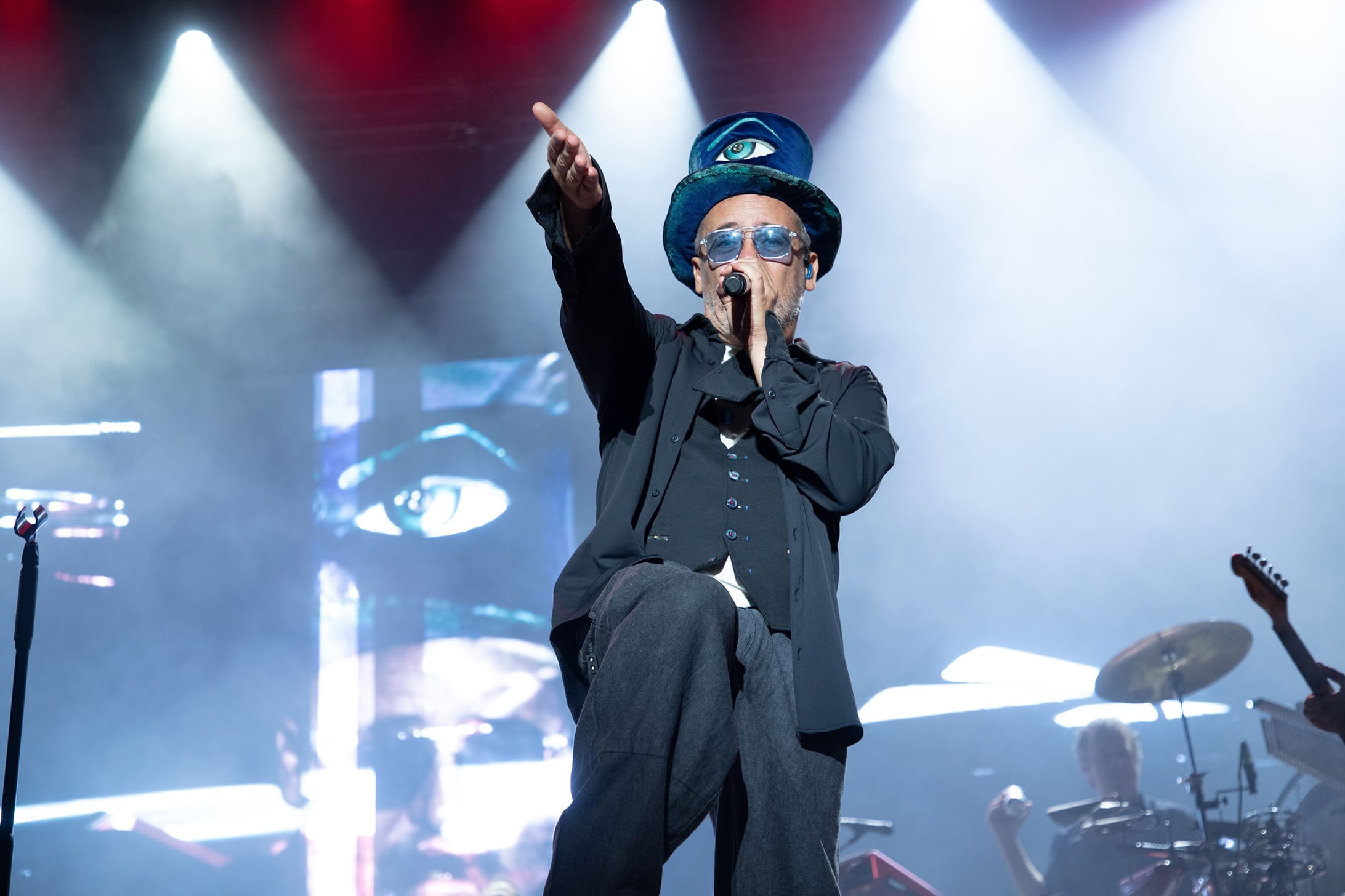 Sevilla arropa a Love of Lesbian en su “hasta luego”